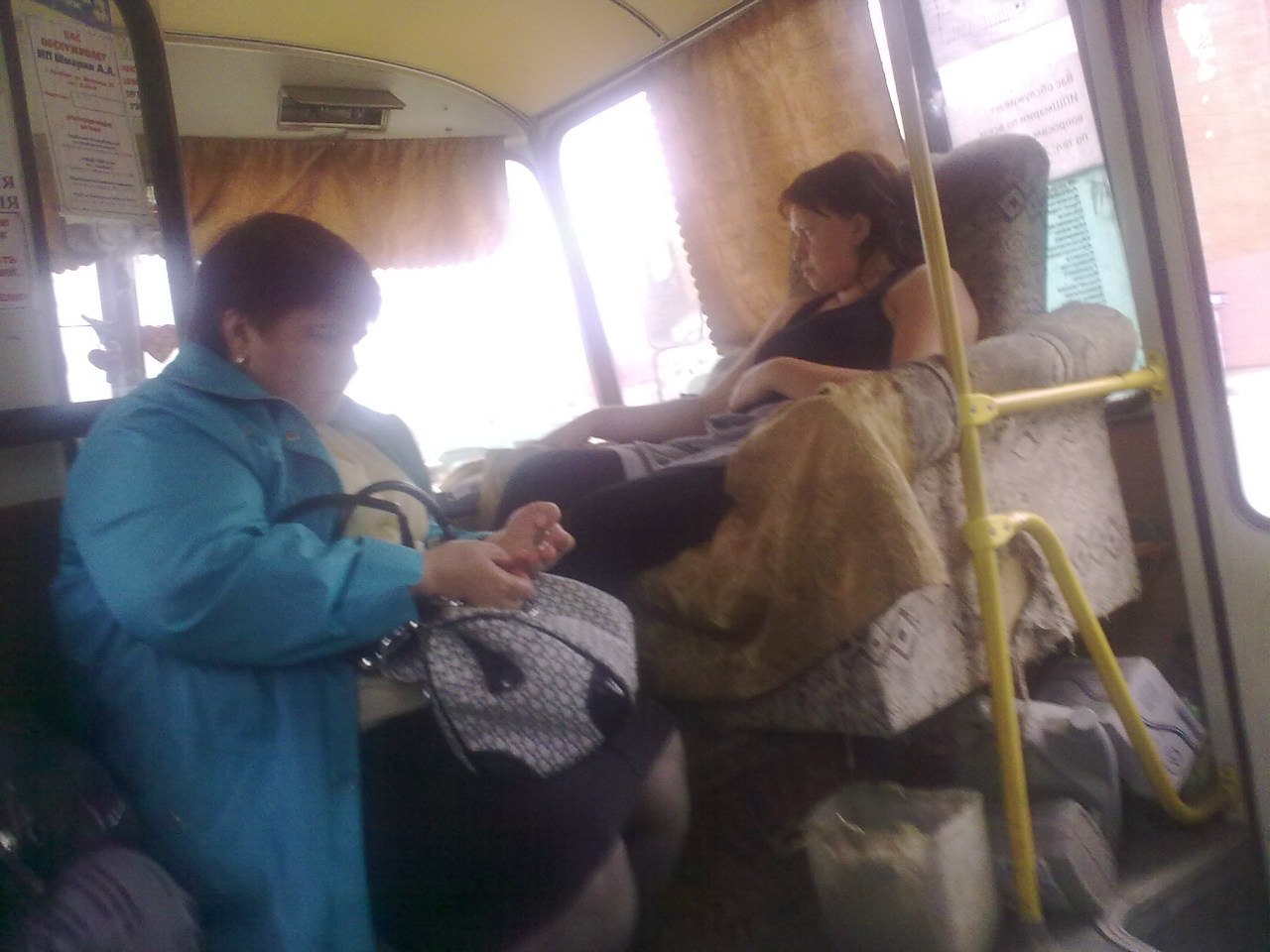 Встал член в автобусе: порно видео на intim-top.ru